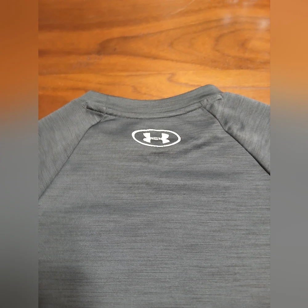 Under‎ Armour Kids Charcoal Gray Tee